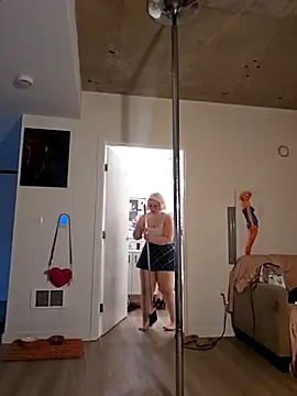 DamelynDaisy online show from November 12, 11:08 am