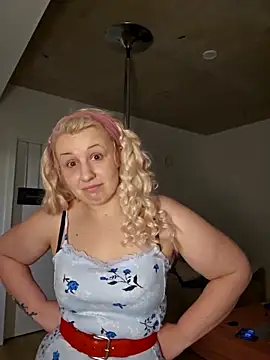 DamelynDaisy online show from February 6, 3:54 am