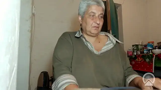 Snapshot of ExquisiteMature chatting on September 13, 5:04 am ExquisiteMature online show from September 13, 5:04 am