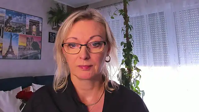 Snapshot of vanessa_chat chatting on September 23, 1:42 pm vanessa chat online show from September 23, 1:42 pm