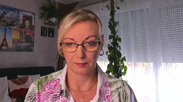 Snapshot of vanessa_chat chatting on September 15, 1:30 pm vanessa chat online show from September 15, 1:30 pm
