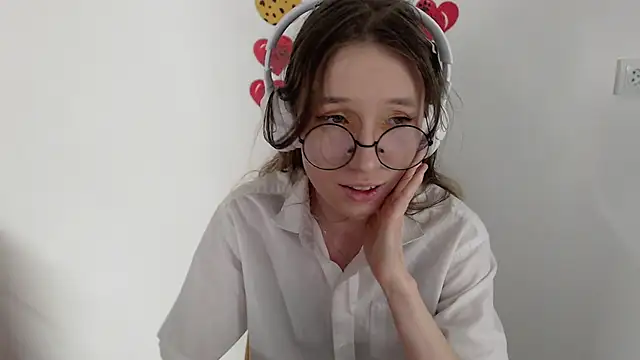  Hanna Moon  online show from April 20, 11:57 am