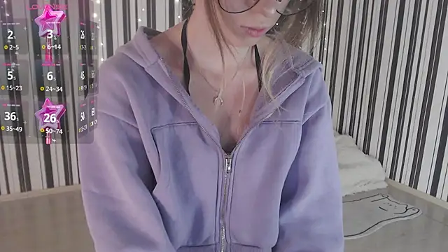 Snapshot of _Hanna_Moon_ chatting on October 24, 8:21 am Hanna Moon online show from October 24, 8:21 am