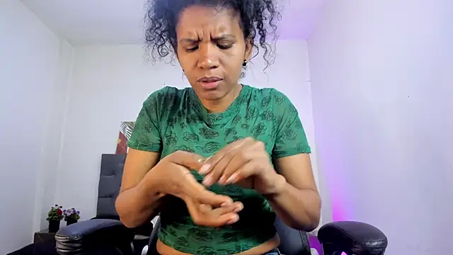 Ellie Alves online show from October 22, 12:32 pm