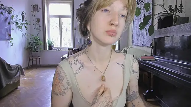 Miranda2 0 online show from October 18, 6:27 am