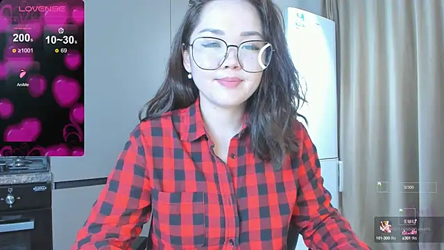 Snapshot of azure_moon2 chatting on September 19, 8:30 pm azure moon2 online show from September 19, 8:30 pm