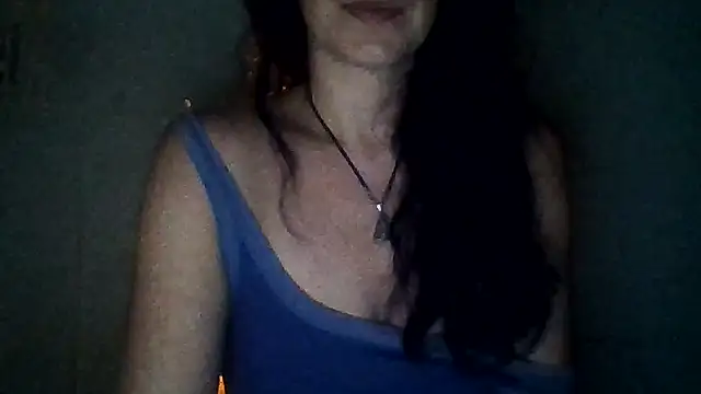 chicacastilla online show from September 13, 8:00 am