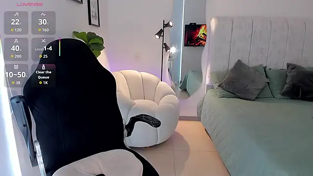 AmyWood online show from March 10, 6:45 pm