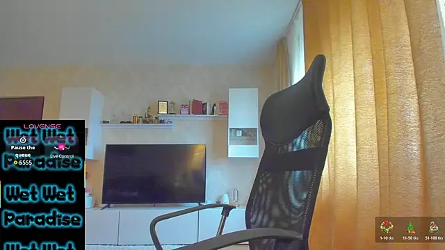 hot evil queen online show from November 9, 10:11 am