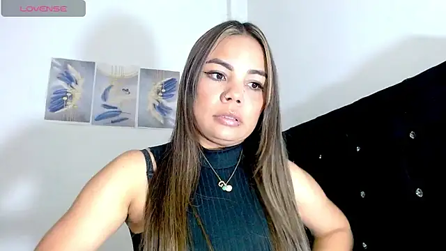 Kylie loveee online show from February 24, 7:45 pm