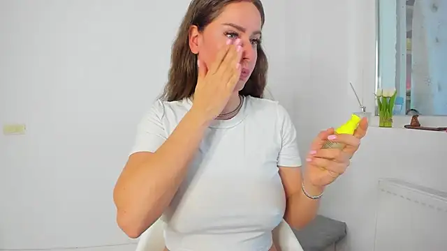 DiamondKay online show from April 9, 6:30 am