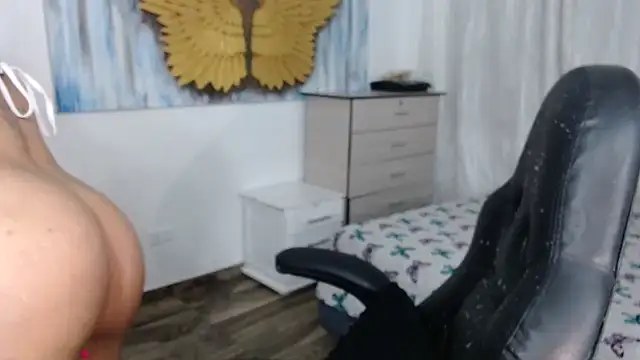 beautifulunna  online show from September 30, 1:11 am