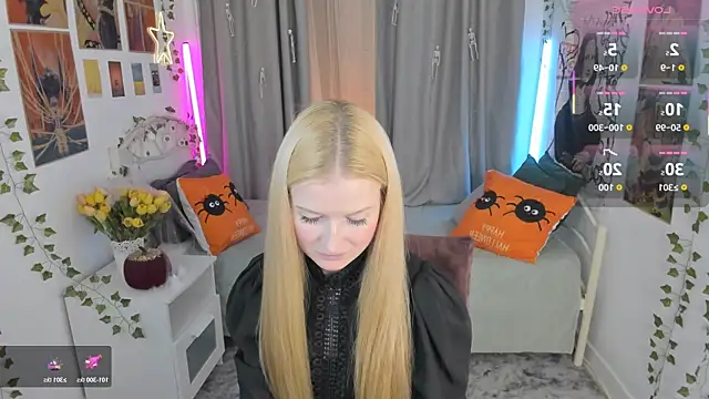 Laly Peach online show from October 28, 4:35 pm