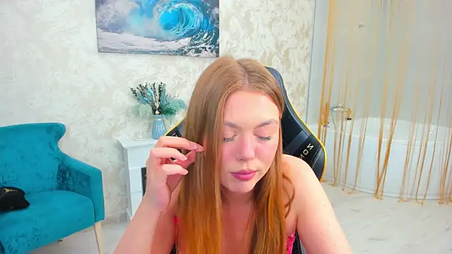 Snapshot of Strawberrye chatting on October 4, 3:34 am Strawberrye online show from October 4, 3:34 am