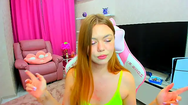 Snapshot of Strawberrye chatting on September 12, 3:29 am Strawberrye online show from September 12, 3:29 am