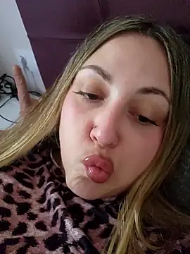 sofiabichota online show from March 30, 5:01 pm