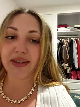 sofiabichota online show from March 24, 7:19 pm