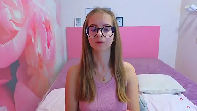 AliceAdams online show from November 24, 8:05 am