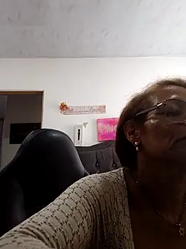 BustyMilf  online show from February 12, 5:03 pm