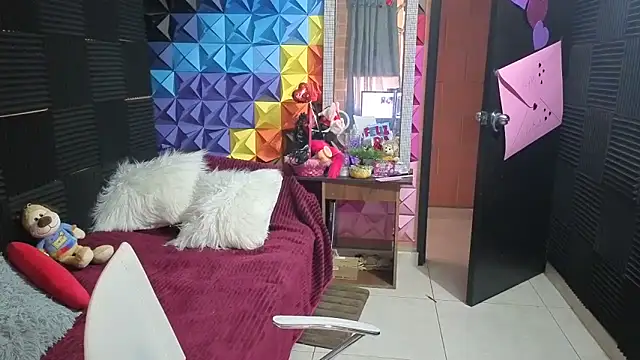 katifoxx online show from February 20, 2:40 pm