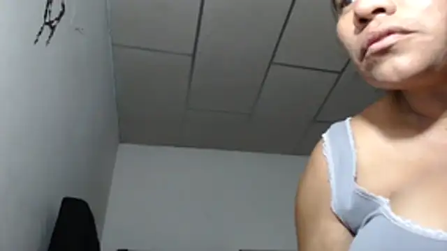 adrixxx38 online show from February 27, 4:34 am