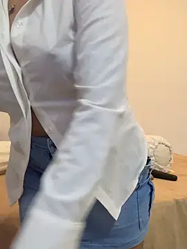 angelwavy online show from February 28, 6:24 am