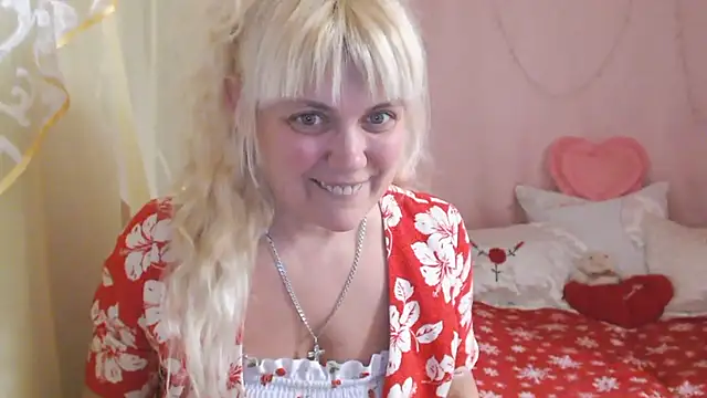 SunnySylvia online show from December 15, 6:13 pm