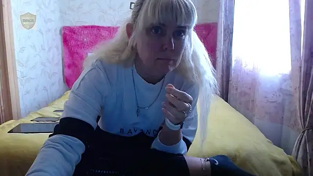 SunnySylvia online show from June 1, 5:53 am