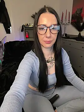 Trixie-Tainted online show from February 5, 9:40 pm