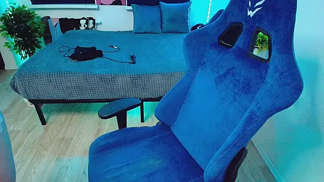 CranberryHot online show from November 16, 9:59 pm