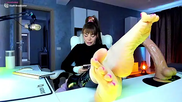 Miss kay1111 online show from April 16, 2:50 pm