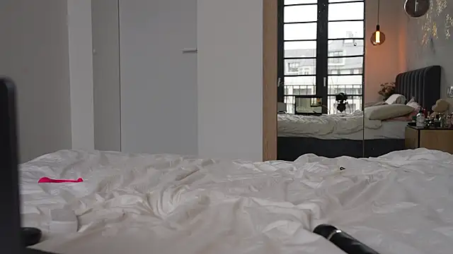 ibiddi online show from February 12, 1:13 pm