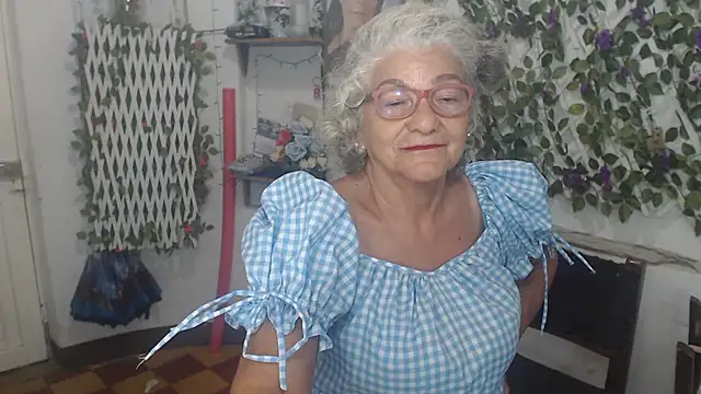 FunnyGrandma online show from November 27, 1:19 am