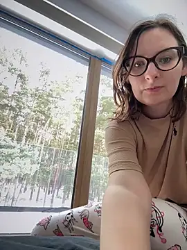 The Snowwhitee online show from February 15, 8:46 am