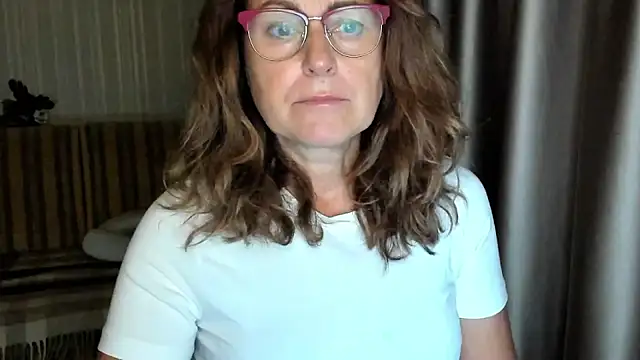 lauraoven online show from October 16, 3:36 pm