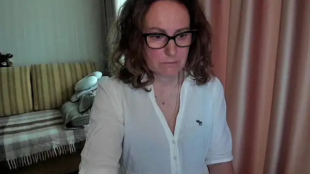 lauraoven online show from May 22, 8:12 am
