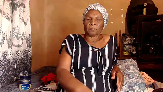 Snapshot of NaughtyGranny chatting on September 30, 8:35 pm NaughtyGranny online show from September 30, 8:35 pm