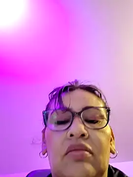 esmeralda milf online show from May 28, 2:26 pm