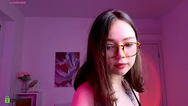 MilenaSaint online show from September 19, 4:44 am