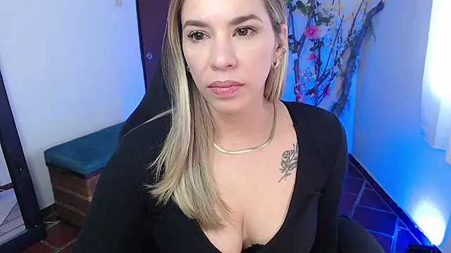 ms sofia x online show from November 10, 3:07 pm