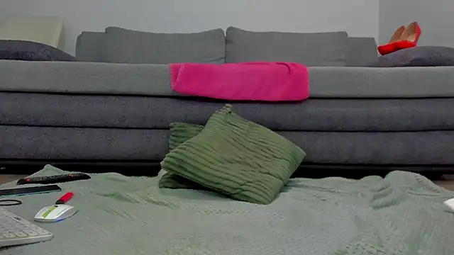 emilianna666 online show from April 2, 1:41 pm