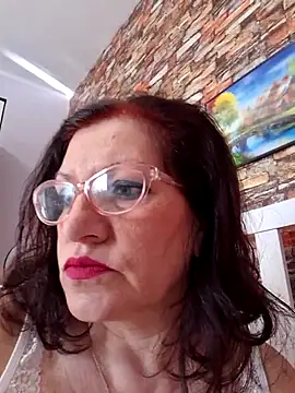 innocentsquirt online show from April 15, 5:30 am