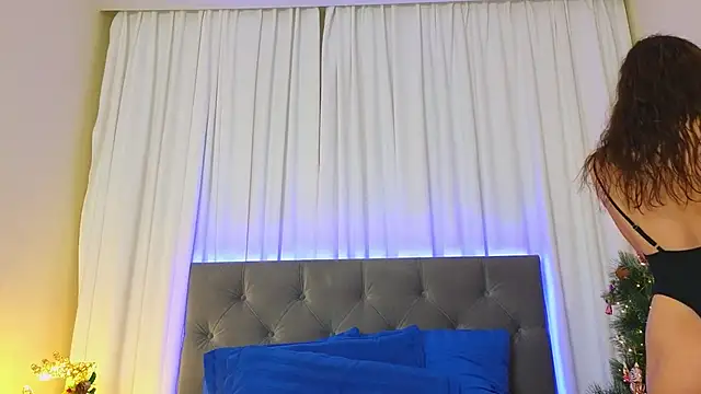 Ariana Petite online show from January 6, 12:25 am