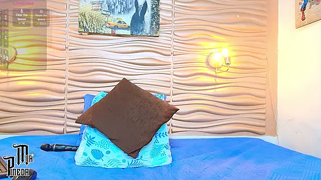 mia pineda online show from September 30, 8:24 pm