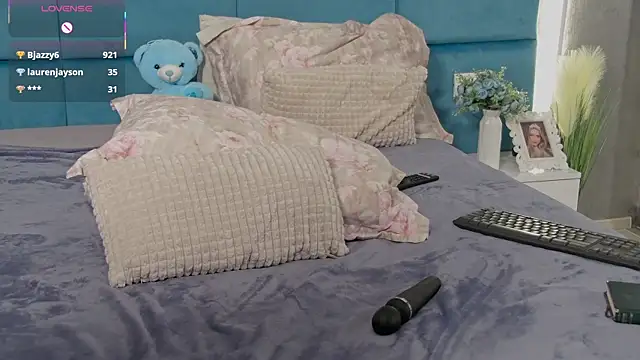 AlyaSeduce online show from September 22, 6:56 am