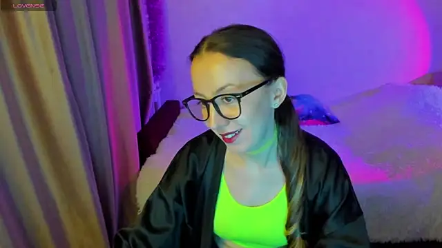 CurlySteph online show from September 27, 4:25 pm