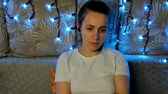 MaggieCake online show from March 10, 3:32 am