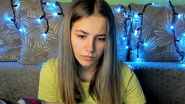 MaggieCake online show from November 4, 4:06 am