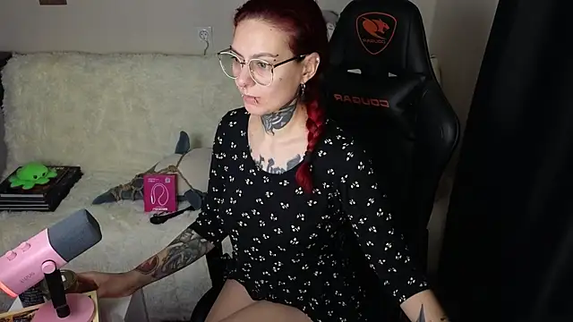 Ginger Stay online show from November 10, 5:02 am