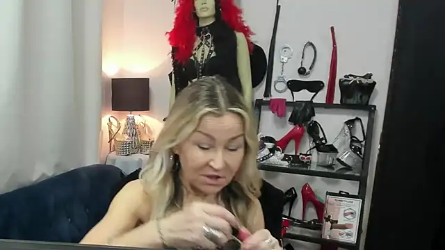 crystaLUX online show from April 21, 4:19 am